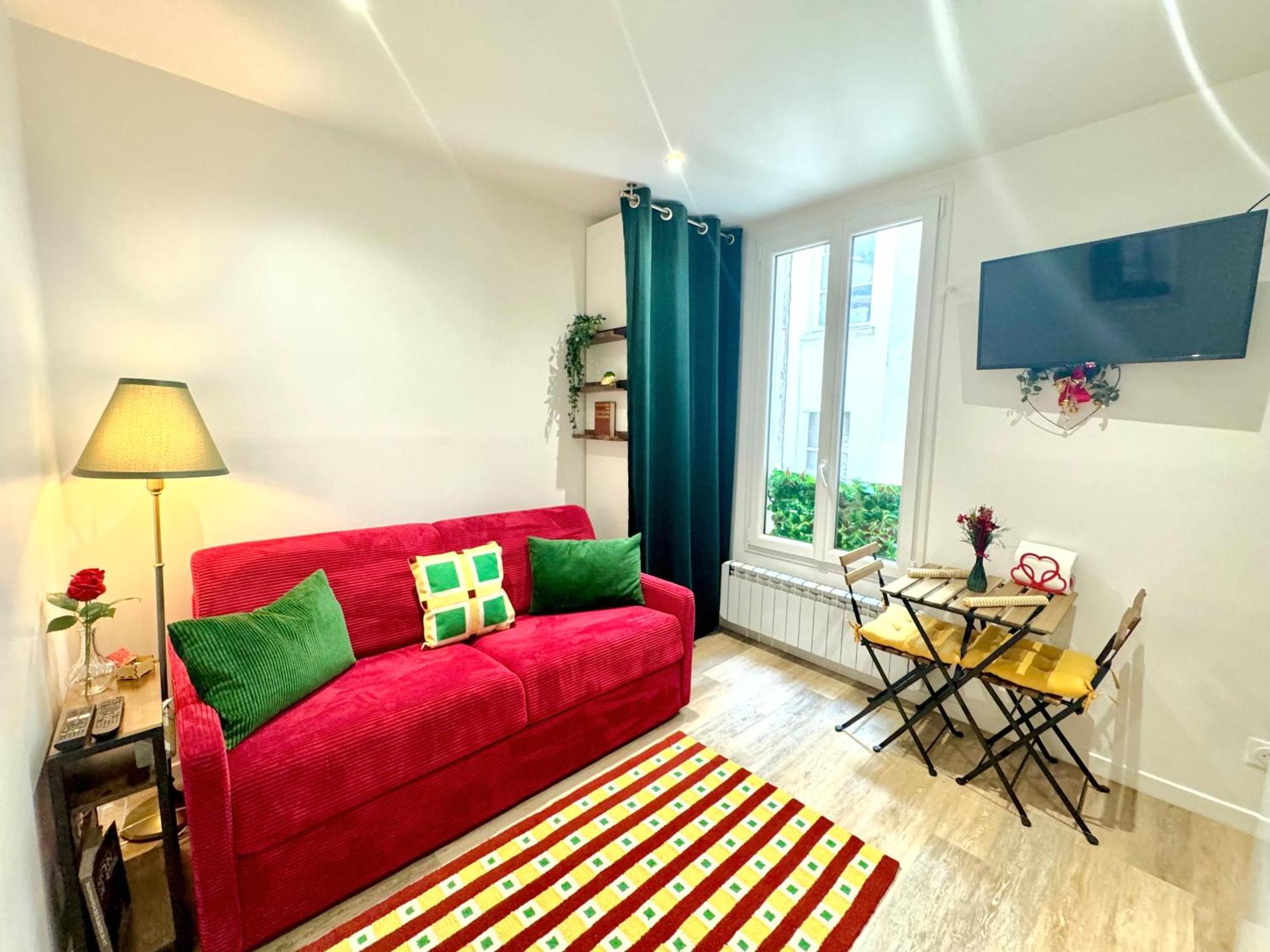 Amelie Poulain Studio In Heart Of Montmartre Paris Bagian luar foto